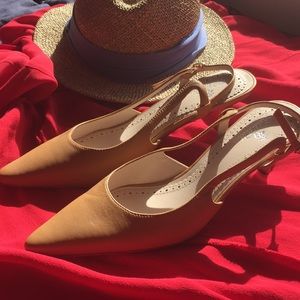 Brooks Brothers Nude Leather Kitten Wood Heel